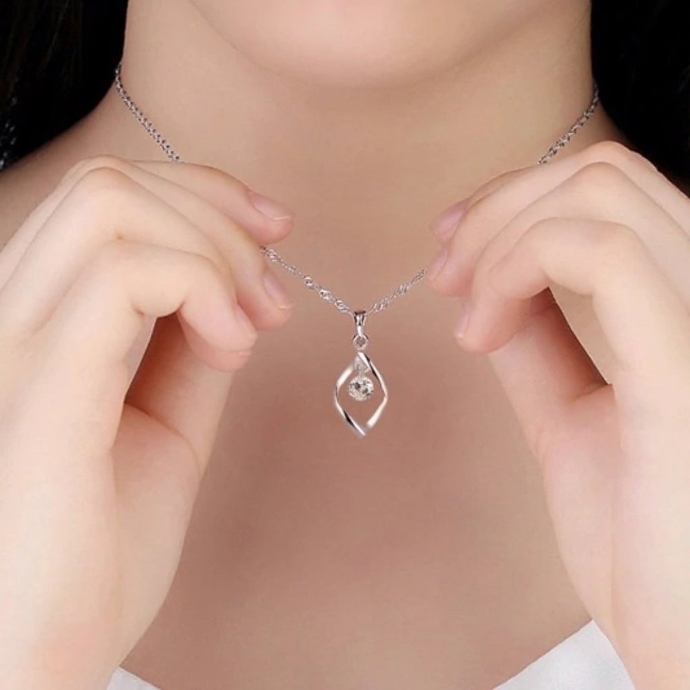 925 Sterling Silver Diamond Waterdrop Necklace z - Picture 2 of 3